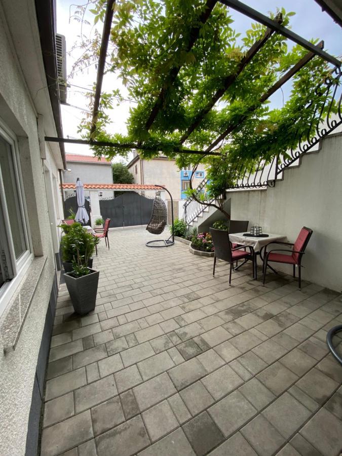 Apartment Andreja セニ エクステリア 写真